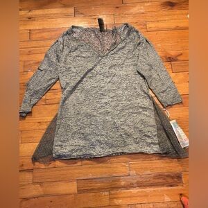 Aratta lace top size large NWT